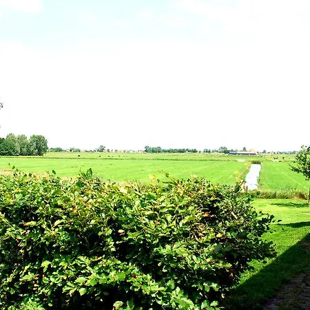 Bed In Waterland-2